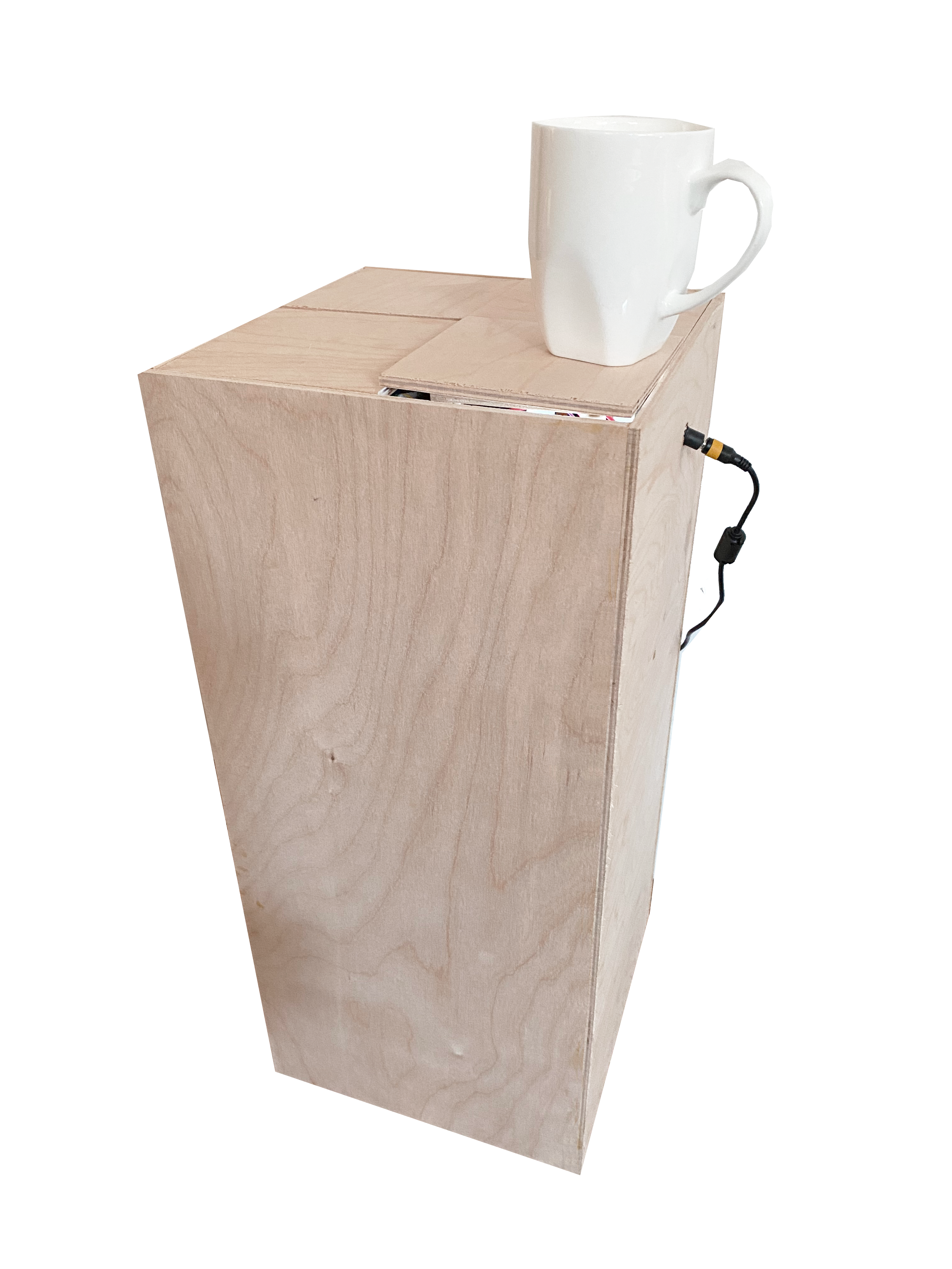 image of mug placed on table from an angle